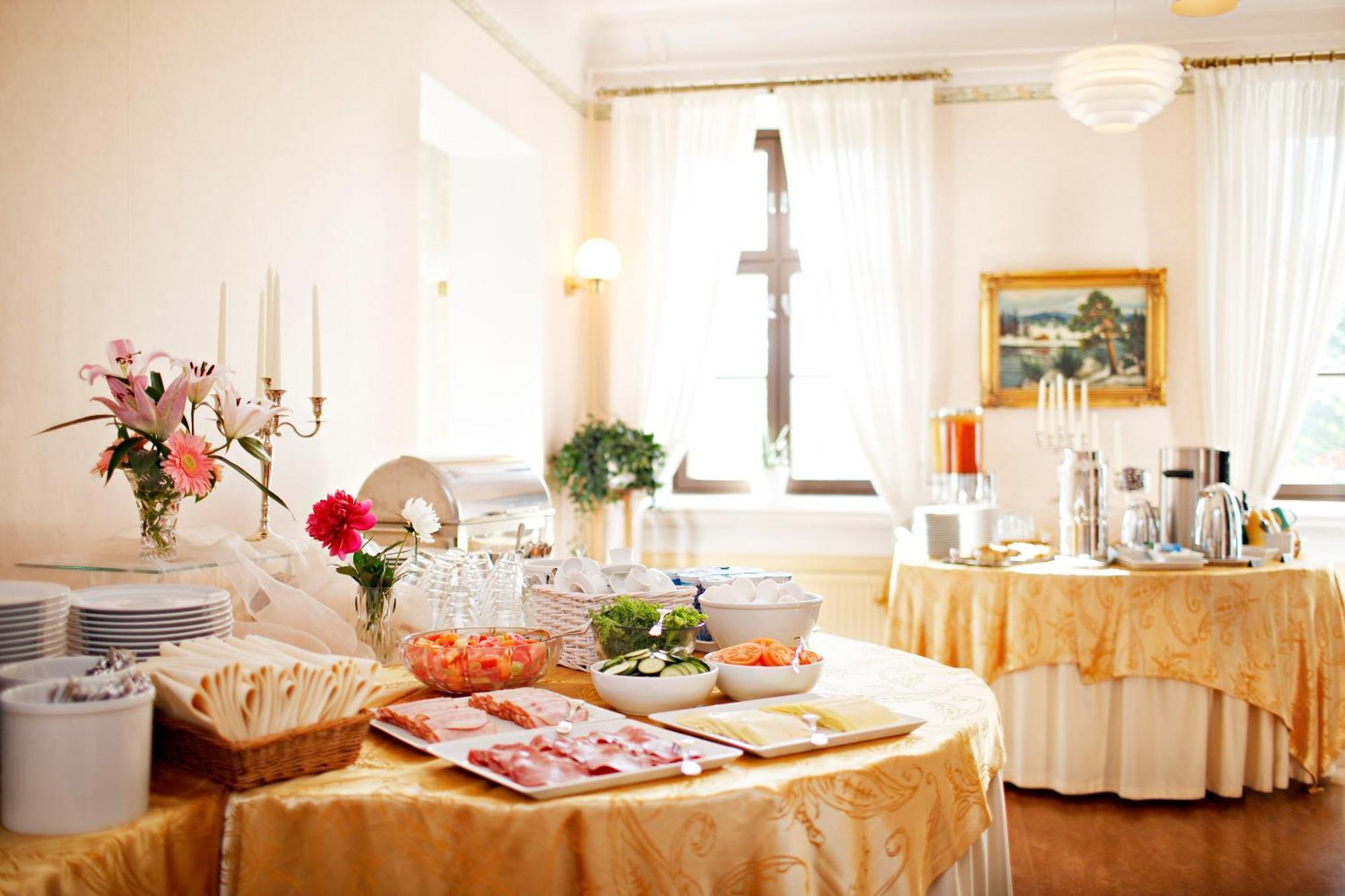 Kyyhkylae Hotel And Manor Mikkeli Bagian luar foto